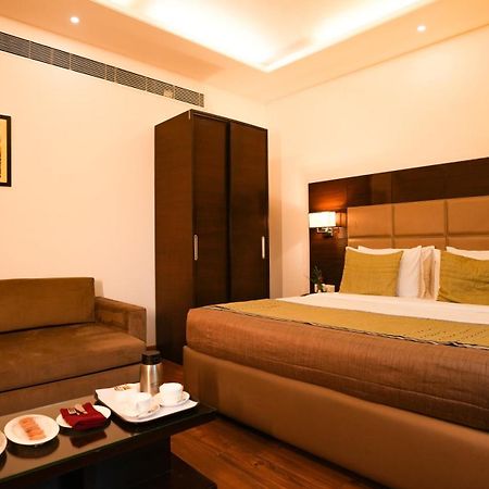 Hotel Africa Avenue - Greater Kailash 1 ニューデリー エクステリア 写真