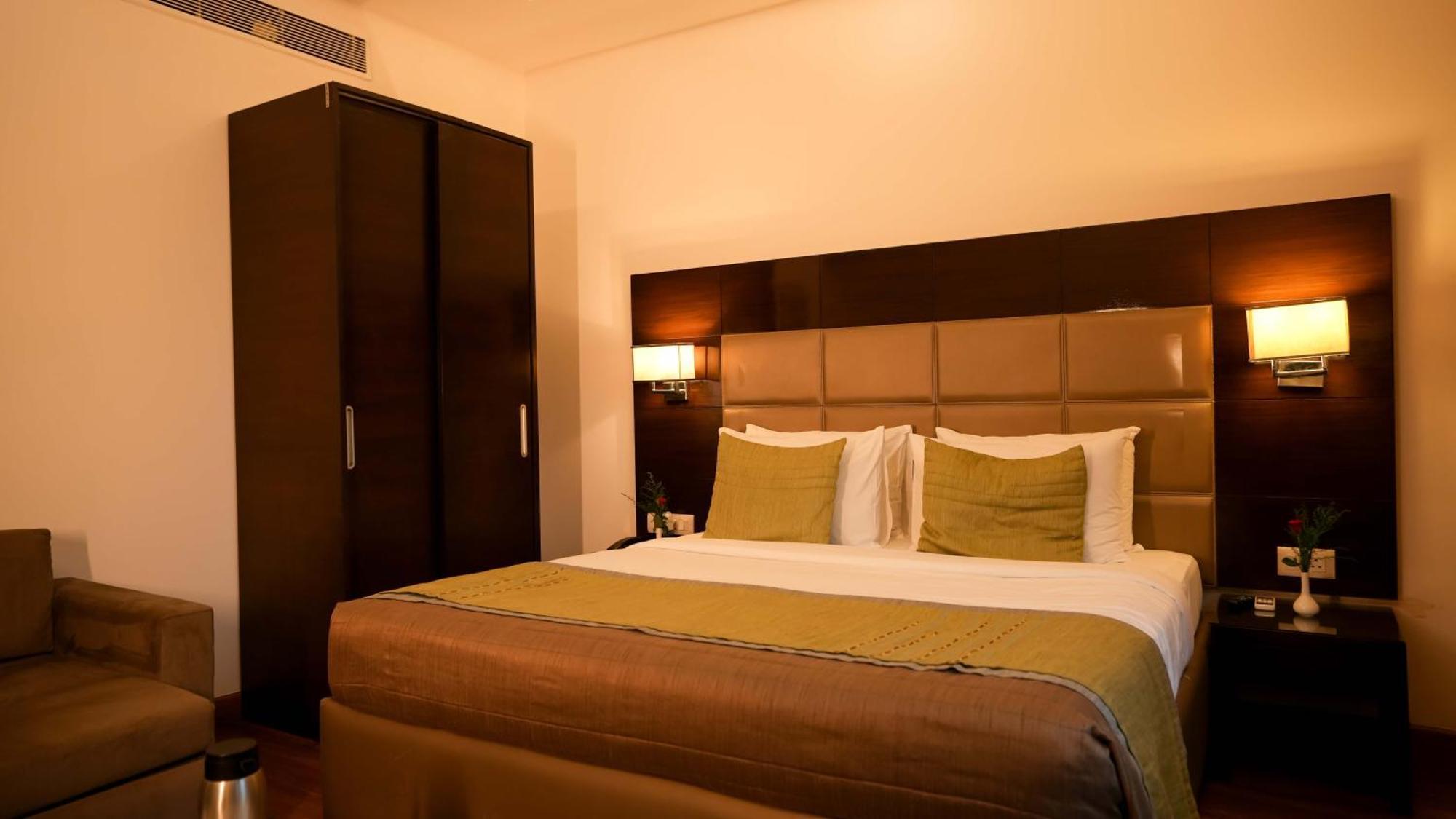 Hotel Africa Avenue - Greater Kailash 1 ニューデリー エクステリア 写真